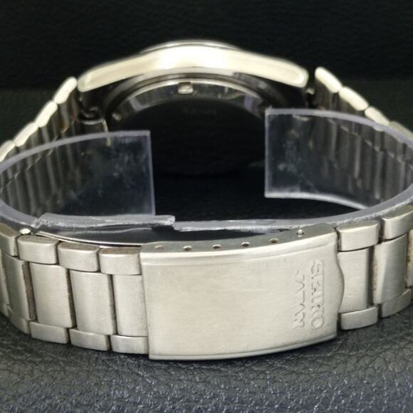 Vintage 1981 Seiko Automatic Mens Silver Watch W/daydate & Blue accents - Picture 2 of 10